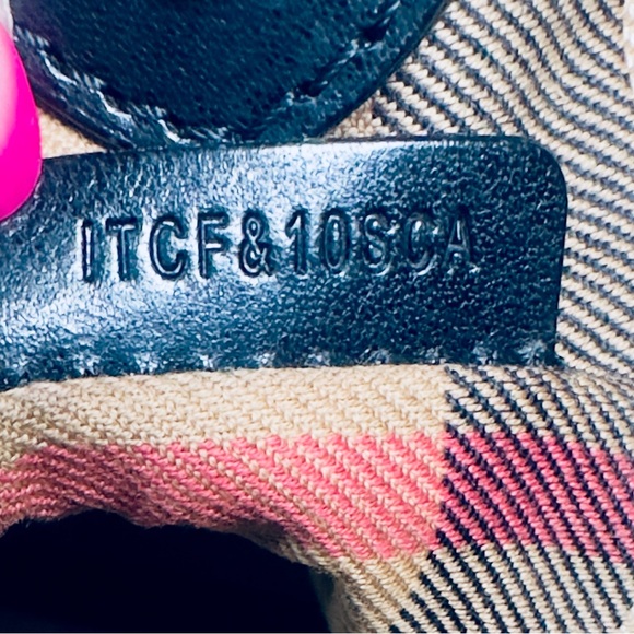 Burberry Black Leather Shoulder Bag-Gold Tone Hardware- Made in Italy - Picture 11 of 12